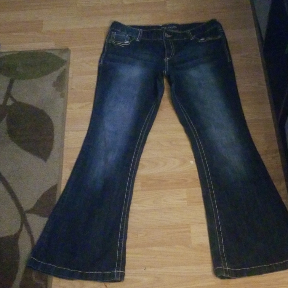 Maurices jeans